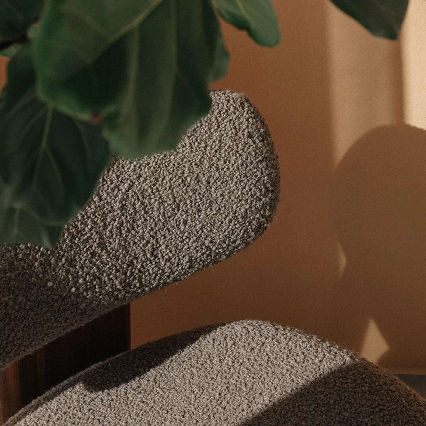 elliot lounge chair made of walnut in nimbus topo, detail picture